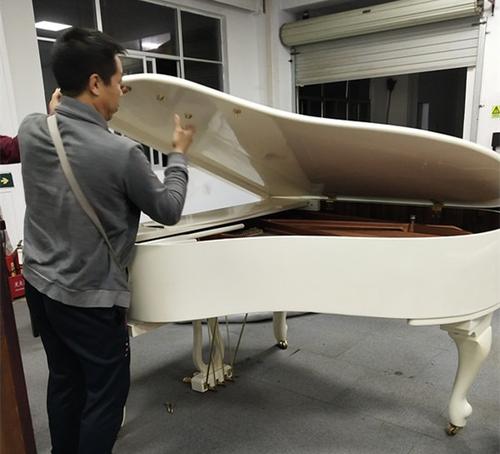  鋼琴搬運